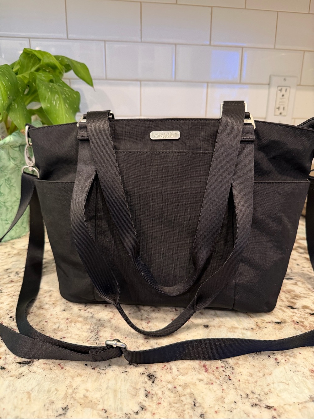 Baggallini Black Shoulder Tote